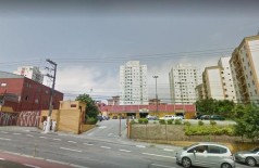 O casal havia acabado de participar de um assalto ao Ricoy Supermercados (Reprodução/Google Maps)