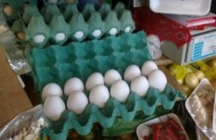 Dúzia do ovo no mercado municipal pode ser encontrado por R$ 7. ((Foto Marcus Moura))