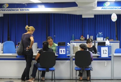 A expectativa é que 1,1 milhão de aposentados e 530 mil trabalhadores sejam convocados (Fábio Rodrigues Pozzebom/ABr)