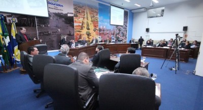 Reeleitos e rejeitados nas urnas terão descanso de uma semana na Câmara de Dourados (Divulgação)