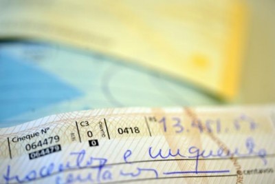 Juro do cheque especial vai a 324,9% e do cartão de crédito atinge 480,3%