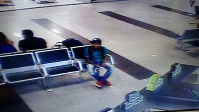 Garoto foi encontrado através das imagens de videomonitoramento do aeroporto (Divulgação/Polícia Federal)