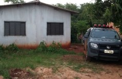 Suspeitos mortos hoje pelo DOF estavam escondidos em uma casa na região do Jardim Água Boa (Foto: Adilson Domingos)