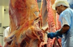 JBS suspende produção em 6 dos 7 frigoríficos de carne bovina que tem em MS