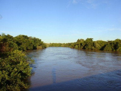 Maior parte da água consumida em Dourados é captada pela Sanesul no Rio Dourados (Foto: Paul Yuji Takarada) ()