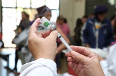Campanha de imunização segue nos postos de saúde do município (Foto: Divulgação/Prefeitura de Dourados) ()