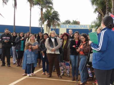 Educadores promoveram assembleia no Centro Administrativo Municipal (Foto: Divulgação/Simted) ()