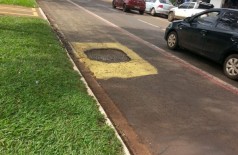 Buraco na Avenida Marcelino Pires foi pintado por um empresário da região que já estava cansado de ver veículo... ()
